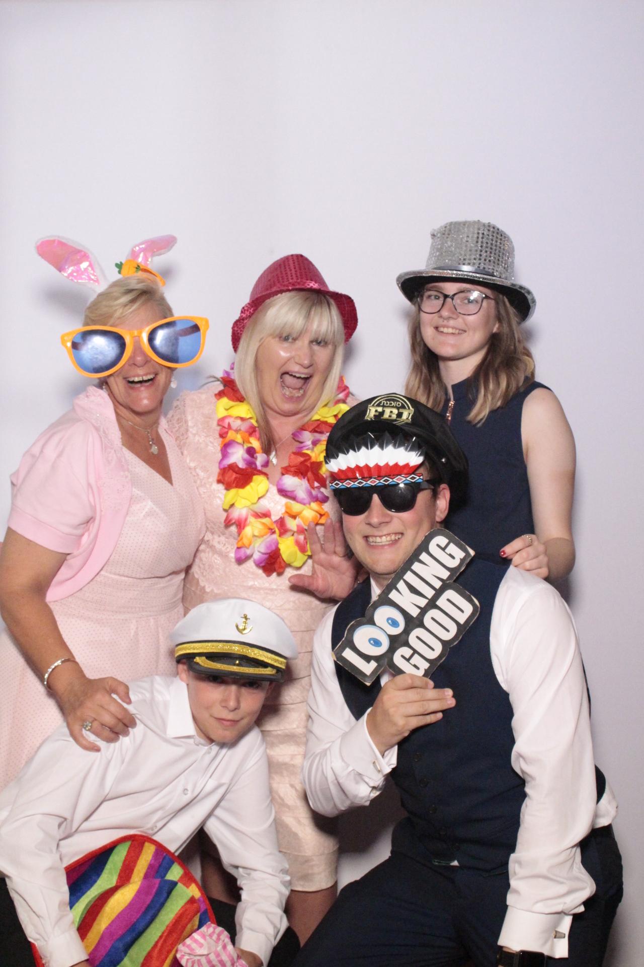 Gemma & Scott's Wedding | View more photos from the event at gallery.myphotoboothexperience.co.uk/u/MyPhotoBoothExperienceLtd/Gemma-Scotts-Wedding